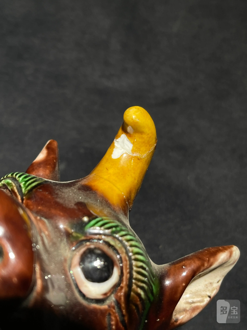 清中期 素三彩獬豸瓷塑一对 - 图19